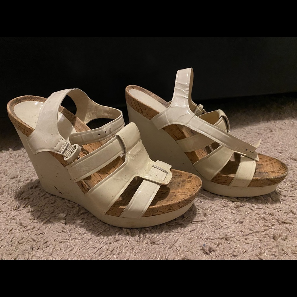 White wedges